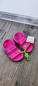 Uued! CROCS plätud C8 (1 foto / 2)