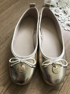 Zara baleriinad, suurus 32 (2 foto / 6)