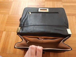 Charles and Keith käekott (2 foto / 3)