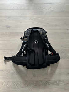 Dakine Poacher R.A.S. 26L Sammy Carlson seljakott (2 foto / 2)