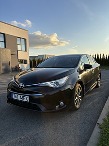 Toyota Avensis 2016 (2 фото из 9)