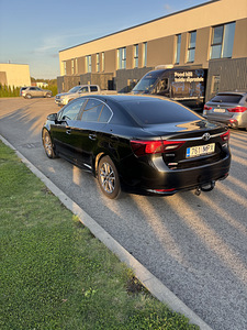 Toyota Avensis 2016 (4 фото из 9)