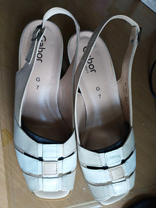 Elegantsed naiste rihmikud, suurus 40-41