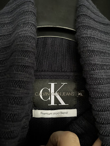 CALVIN KLEIN JEANS Meeste Suurus Xl Uus Siidkampsun! (2 foto / 4)