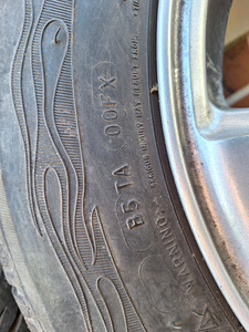 Литые диски R15 6.5J + шины 195/65 R15 (6 фото из 10)