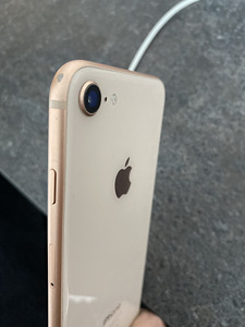 iPhone 8/ iPhone 8 64gb aku olek 85% (3 foto / 6)