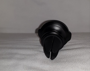 Magnetiga telefonihoidja autosse (5 foto / 8)