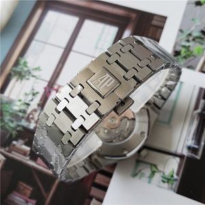 Uued meeste käekellad Audemars Piguet Perpetual Calendar (8 foto / 8)