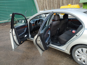 Продам Toyota Avensis 2005 (8 фото из 11)