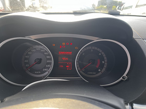 Mitsubishi Outlander 2.0 (9 фото из 10)