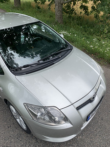 Toyota Auris 2.2 130kw (3 foto / 15)