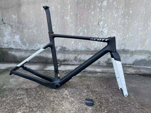 Рама Carbon Gravel, размер L.