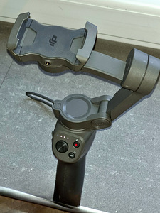 DJI Osmo Mobile 3 - stabilisaator gimbal (1 foto / 2)