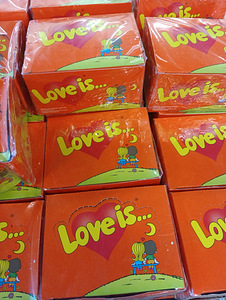 Жвачки Love is... (1 фото из 4)
