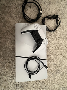PS5 Standard E-chassis 1TB Garantii + GTA 5 (1 foto / 1)