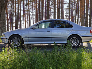 BMW 528i 1996 (2 foto / 10)