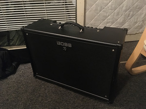 Boss Katana MkI 100/2x12 (1 foto / 6)