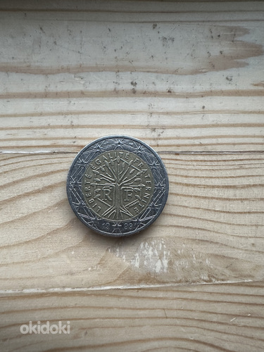 Редкая Французская 2€ 1999года монета (фото #2)