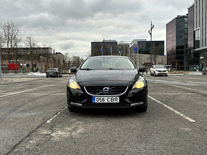 Volvo V40 1.6d мануал (2 фото из 15)