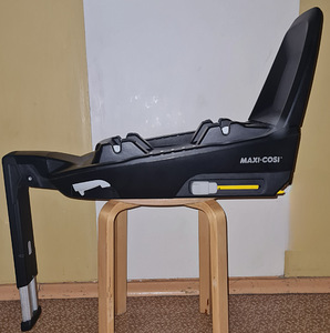 Turvahäll maxi cosi tinka i-size + isofix familyfix2 (3 foto / 3)