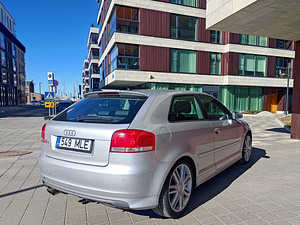 Audi S3 (2 foto / 5)