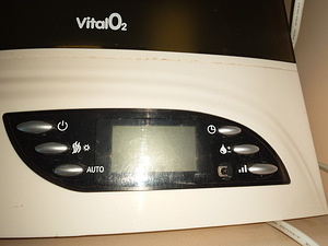 Niisutaja VitalO2 (soe aur / warm mist) + pult, vähe kasutat (2 foto / 3)