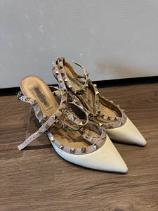 Valentino Garavani Rockstud (1 foto / 6)
