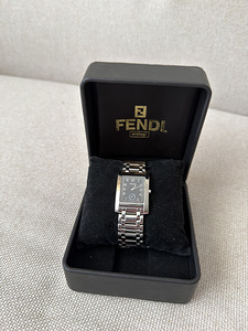 Женские часы Fendi Orologi 7000G (1 фото из 4)