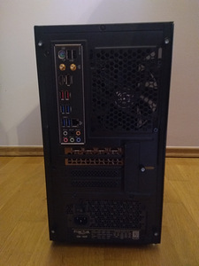 Ryzen 5 1600x/AB350M/16GB RAM/SSD Nvme 512GB/RX 6600XT 8GB (5 foto / 9)