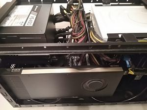 Xeon E5-2640/X99/16GB RAM/NVMe 256GB/RTX A4000 16GB DDR6/ITX (8 foto / 10)