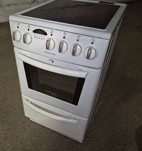 Keraamiline elektripliit Electrolux (4 foto / 5)