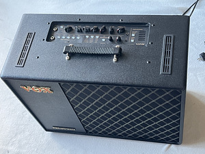 Kitarrivõimendi VOX VT100X 100w (2 foto / 6)