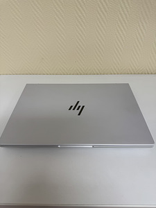 HP EliteBook 8G1i 14 (2 foto / 6)