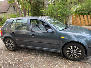 Müün auto Volkswagen Golf 4 (1999) (3 foto / 12)