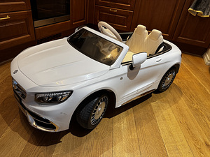 Mercedes laste elektriauto 12V (1 foto / 5)