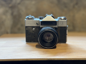 Müüa Zenit-E 35mm filmikaamera + vutlar (1 foto / 4)