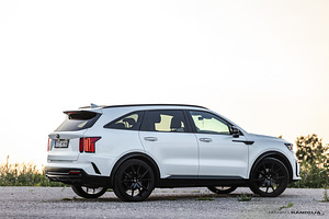 KIA SORENTO RENT (3 foto / 5)