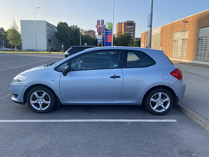 Toyota Auris 2007 1.4 71кВ coupe / light blue (1 фото из 5)