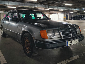 Мерседес Бенц W124 200D ÜV 09.23 (2 фото из 8)