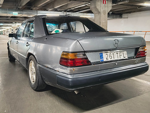 Мерседес Бенц W124 200D ÜV 09.23 (3 фото из 8)