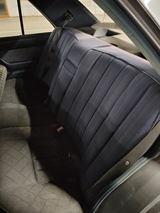Мерседес Бенц W124 200D ÜV 09.23 (8 фото из 8)