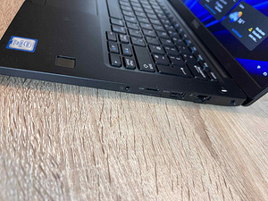 Dell Latitude 7390 i5-8350U/256GB/16GB/1920x1080 13.3" LTE (6 foto / 6)