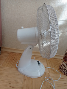 Lauaventilaator EKG, kõrgus 50 cm (2 foto / 10)