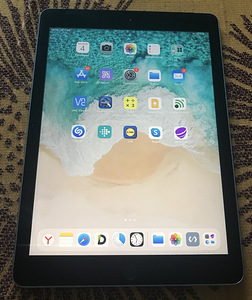 iPad 9.7 5th 128GB sim LTE (2 foto / 2)