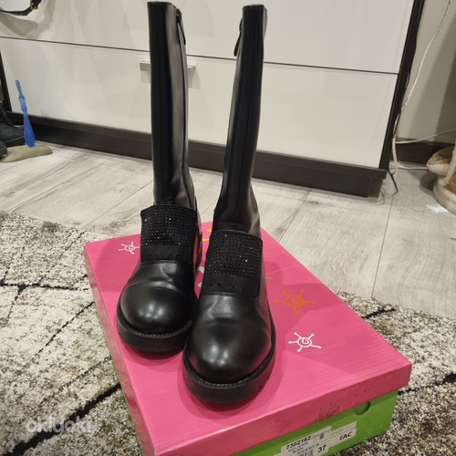 Детские ботинки 35 -36 размера (фото #2)