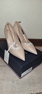 Tommy Hilfiger kingad, suurus 36 (2 foto / 7)