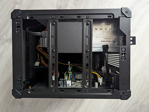 Stiilne kompaktne arvuti | Win 10 Pro (Taastatud) (1 foto / 10)