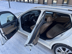 Mercedes-Benz C220CDI 2.1 125kw 2011 (3 foto / 8)
