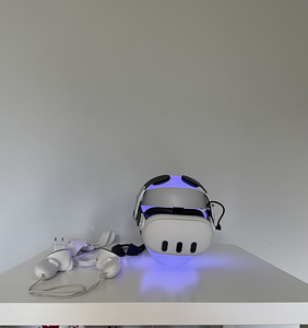 Oculus Quest 3 512Gb + BoboVR M3 Pro (1 foto / 5)