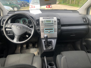 Toyota Corolla Verso (3 foto / 5)
